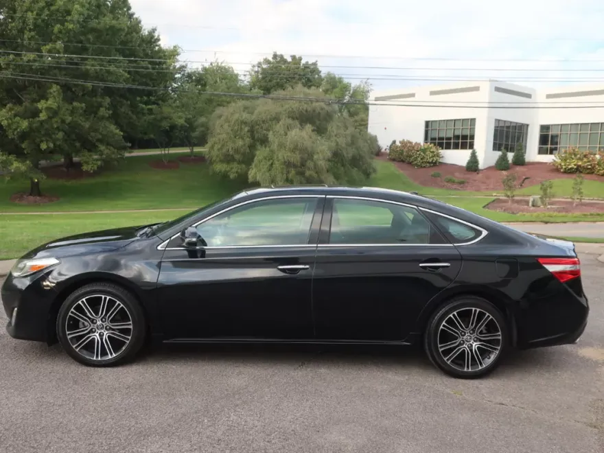 2015 Toyota Avalon XLE Touring photo 1