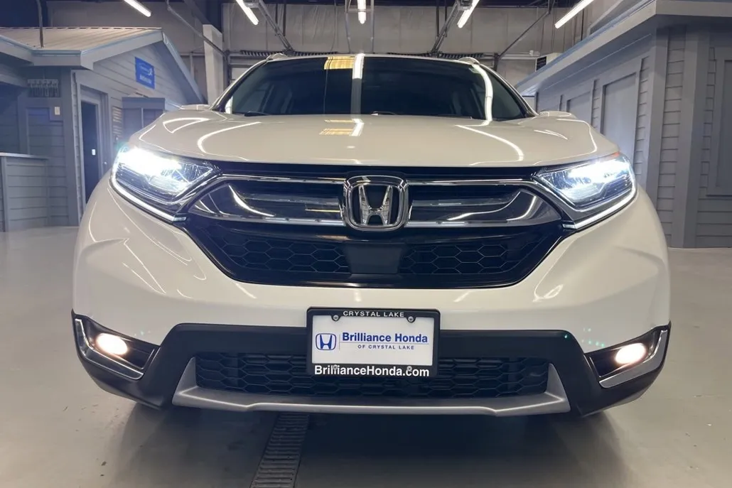 2019 Honda CR-V Touring photo 1