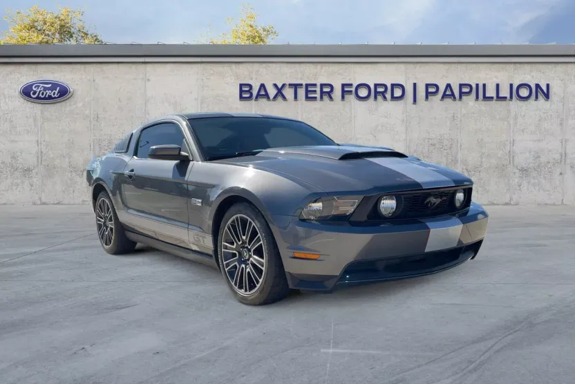 2010 Ford Mustang GT Premium photo 1