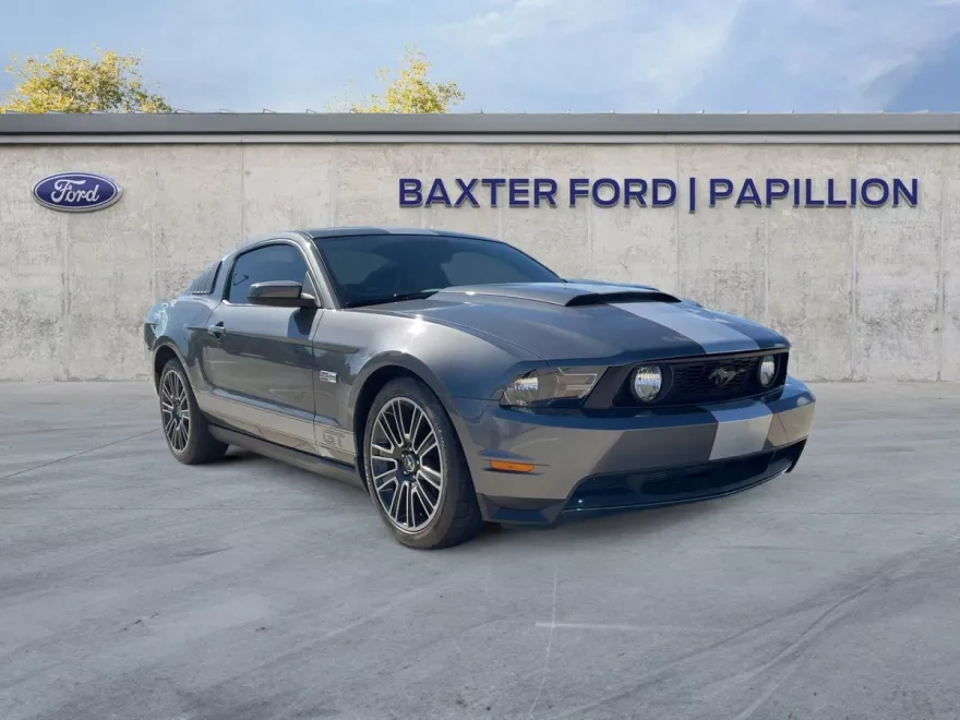 2010 Ford Mustang GT Premium photo 1