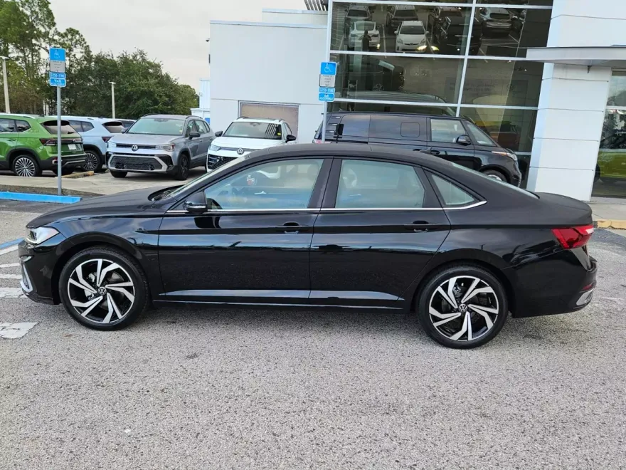 2026 Volkswagen Jetta SEL photo 1