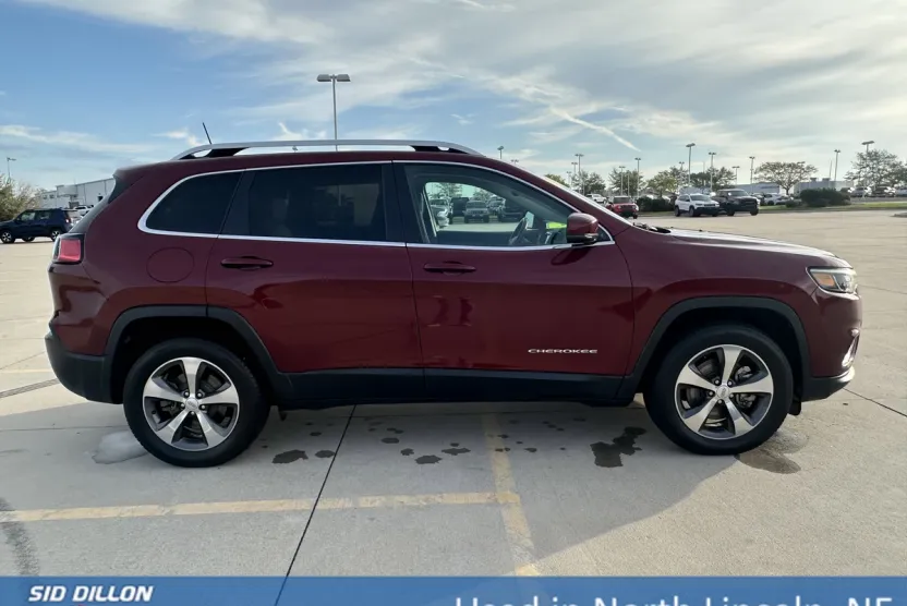 2019 Jeep Cherokee Limited photo 1