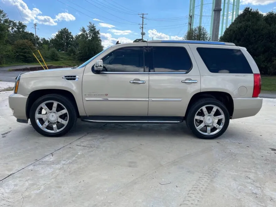 2008 Cadillac Escalade Base photo 1