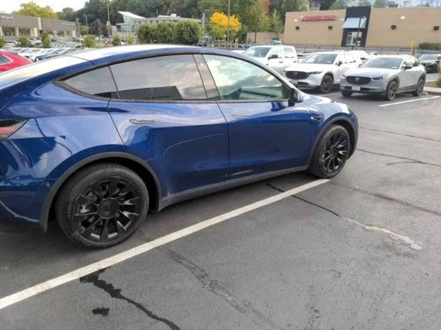 2021 Tesla Model Y Long Range photo 1