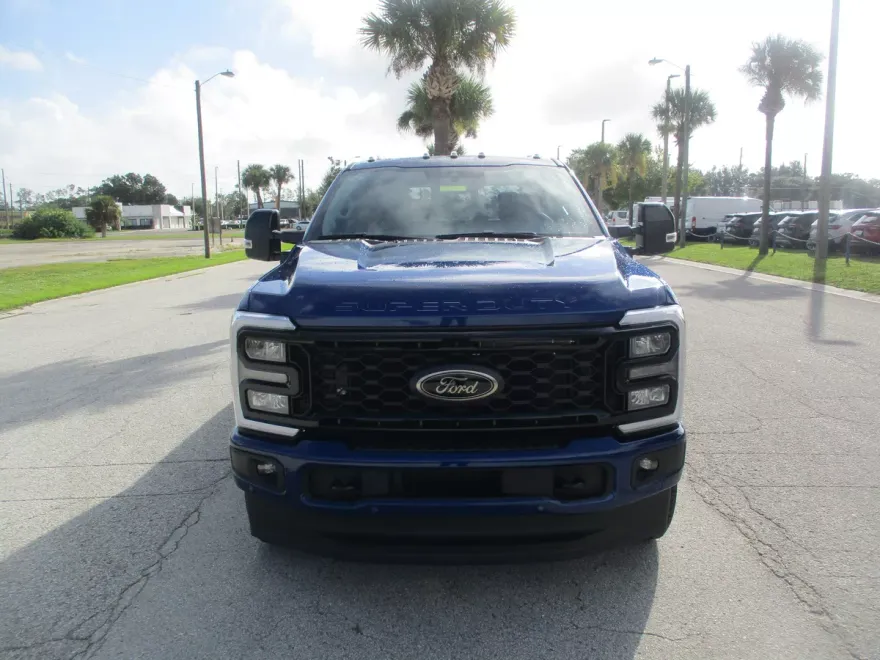 2026 Ford F-250 Lariat photo 1
