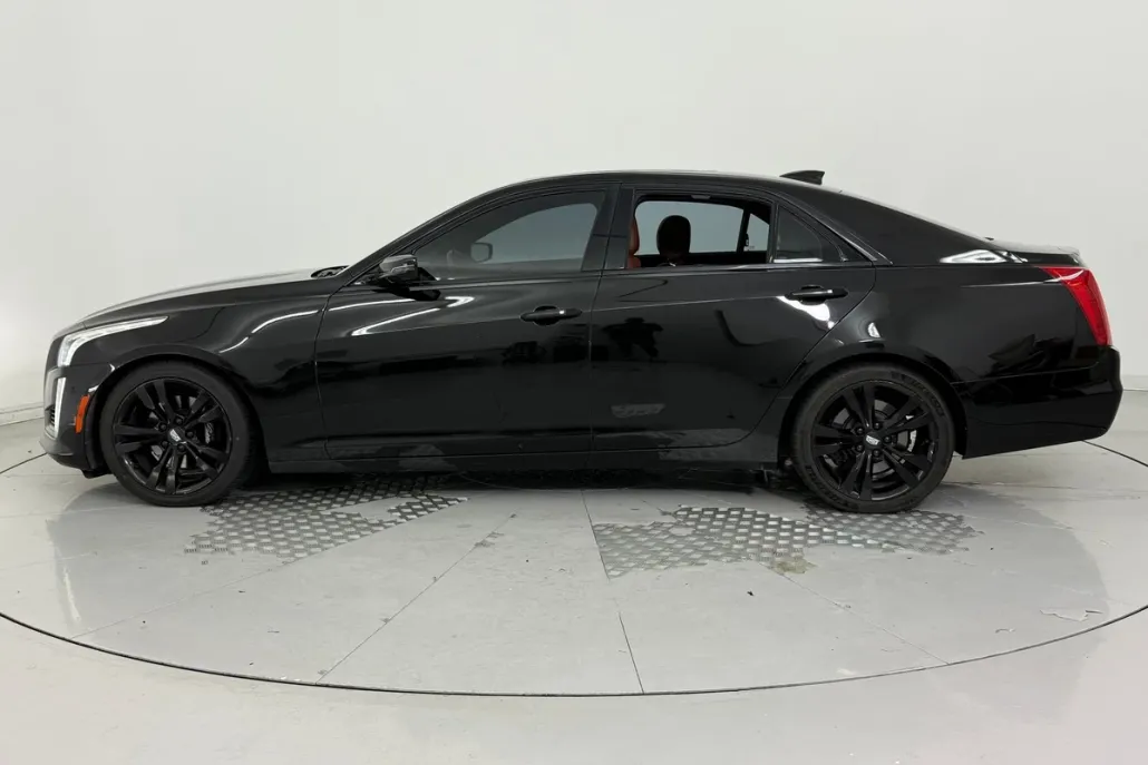 2016 Cadillac CTS Sedan Premium photo 1