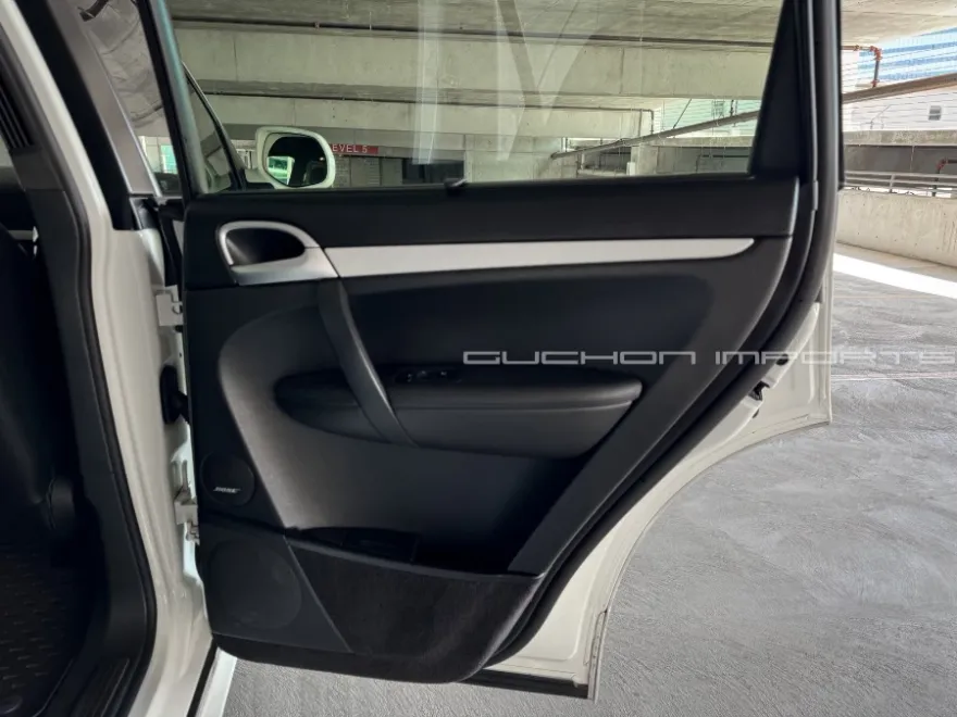 2009 Porsche Cayenne GTS photo 38
