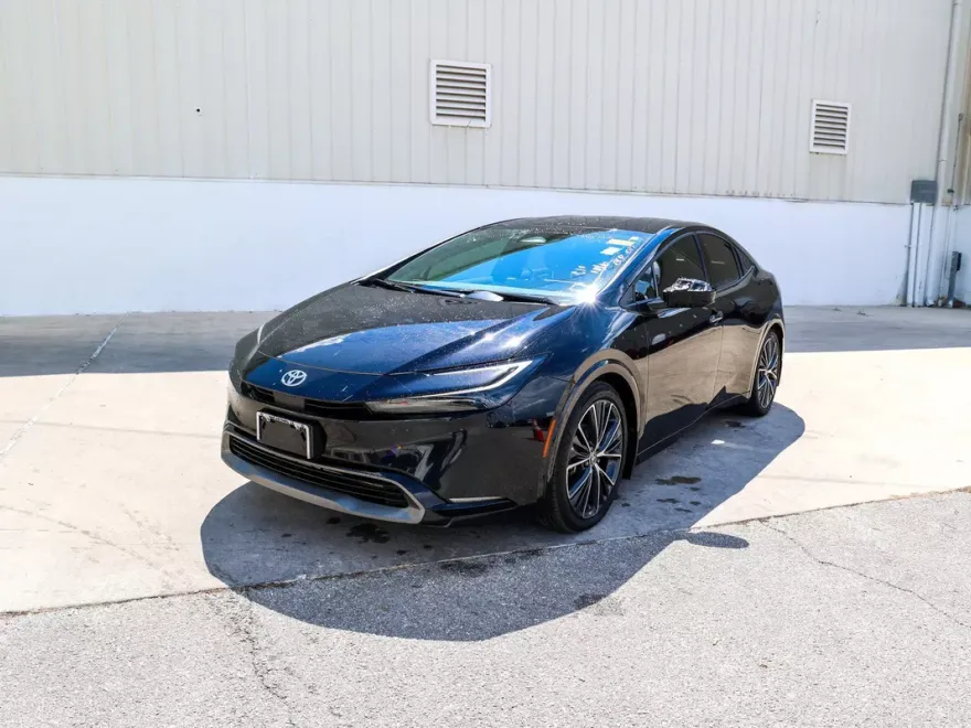 2023 Toyota Prius XLE photo 1