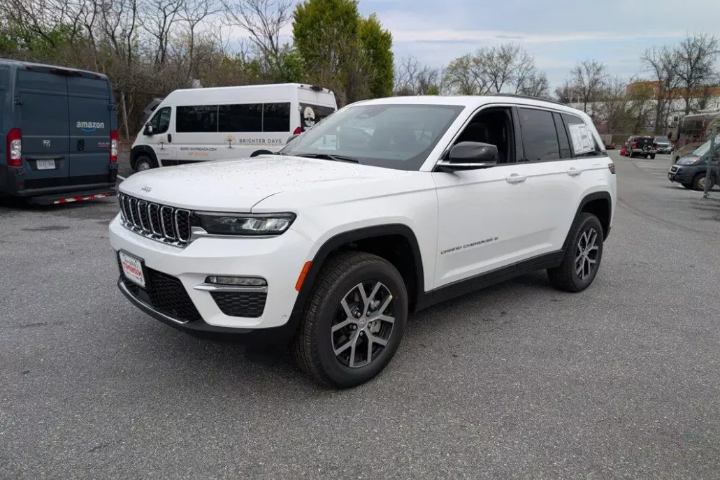 2025 Jeep Grand Cherokee Limited photo 1