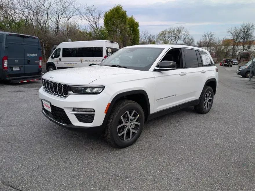 2025 Jeep Grand Cherokee Limited photo 1