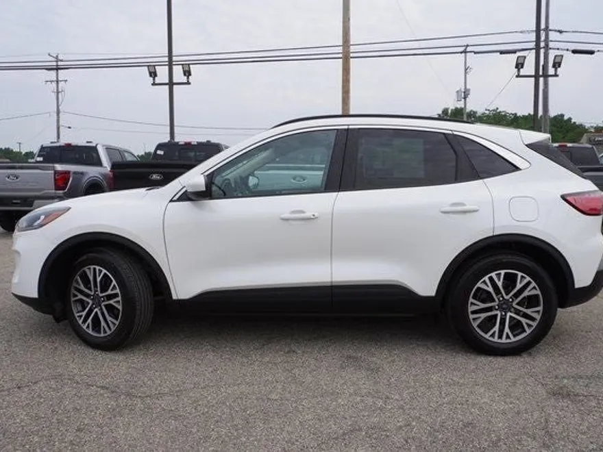 2020 Ford Escape SEL photo 1