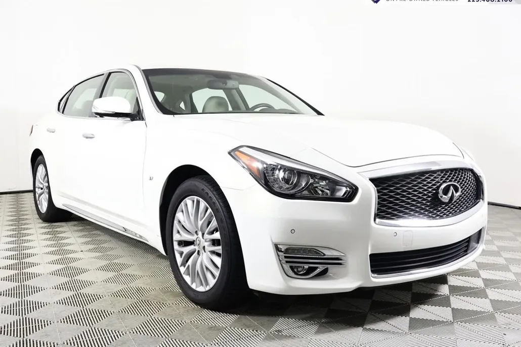 2015 Infiniti Q70L 3.7 photo 1