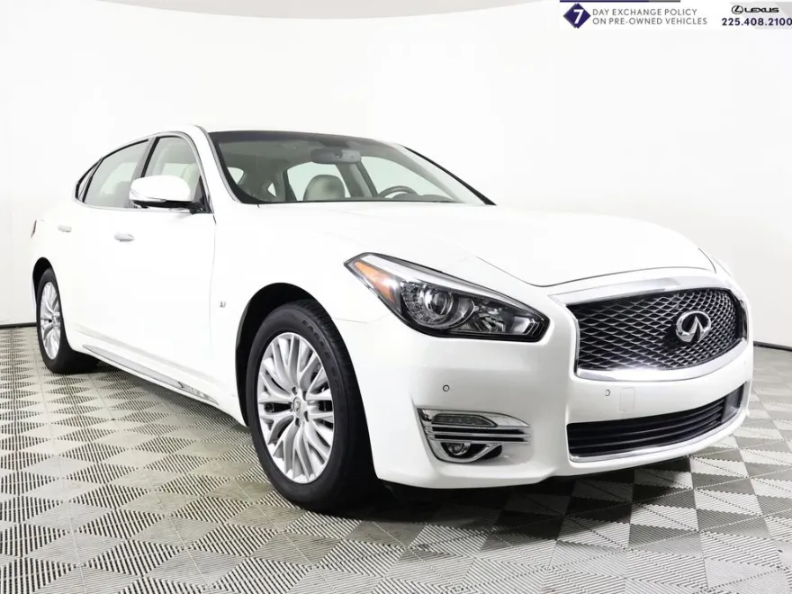 2015 Infiniti Q70L 3.7 photo 1