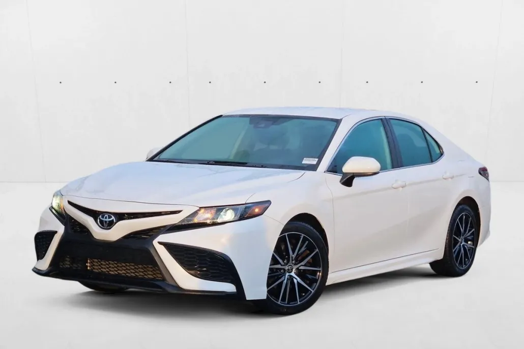 2021 Toyota Camry SE photo 1