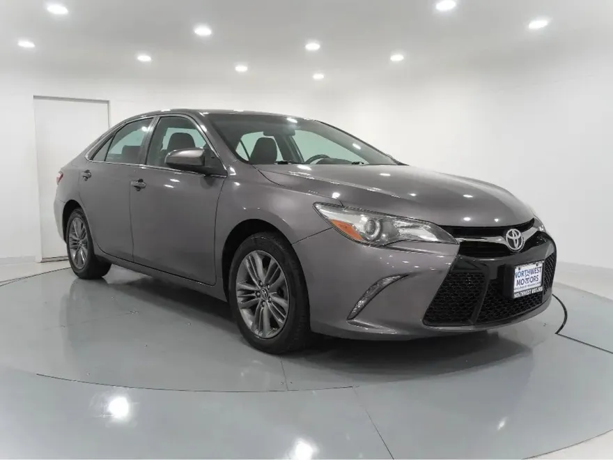 2017 Toyota Camry XLE XSE photo 1