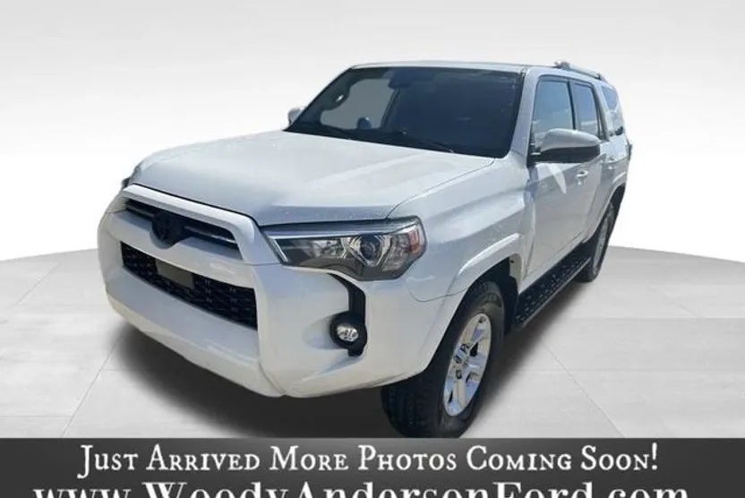 2021 Toyota 4Runner SR5 photo 1