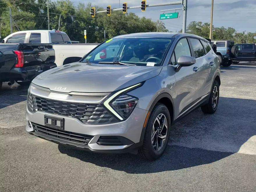 2024 Kia Sportage LX photo 1