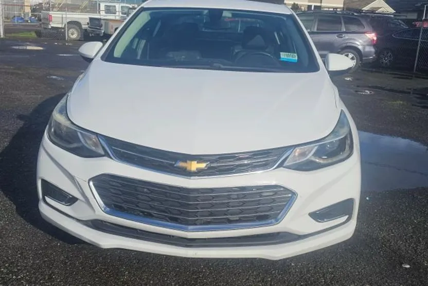 2017 Chevrolet Cruze Premier photo 1