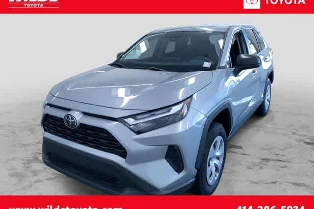 2024 Toyota RAV4 LE photo 1