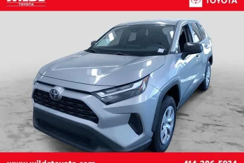 2024 Toyota RAV4 LE photo 1
