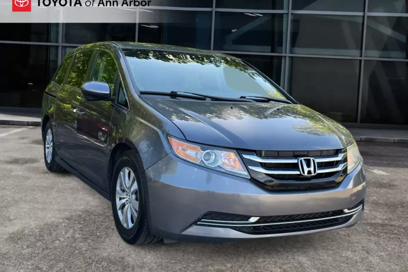 2016 Honda Odyssey EX photo 1