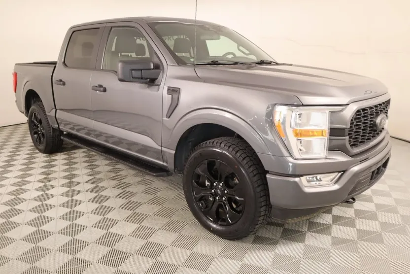 2022 Ford F-150 XL photo 1