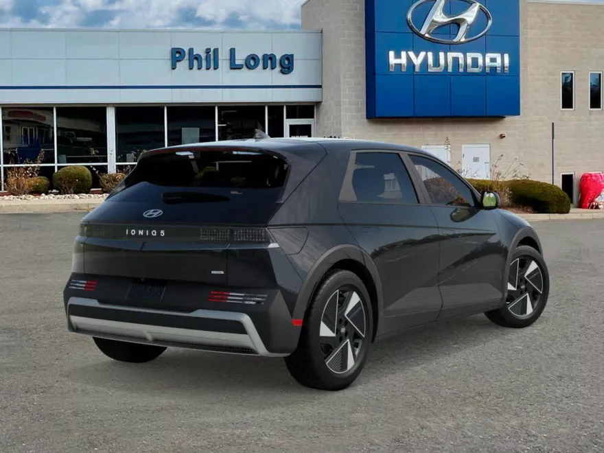 2025 Hyundai Ioniq 5 SE photo 1