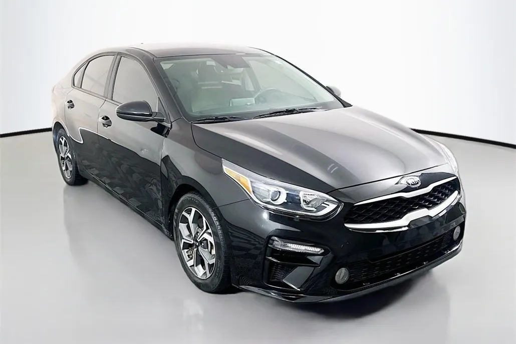 2021 Kia Forte LXS photo 1