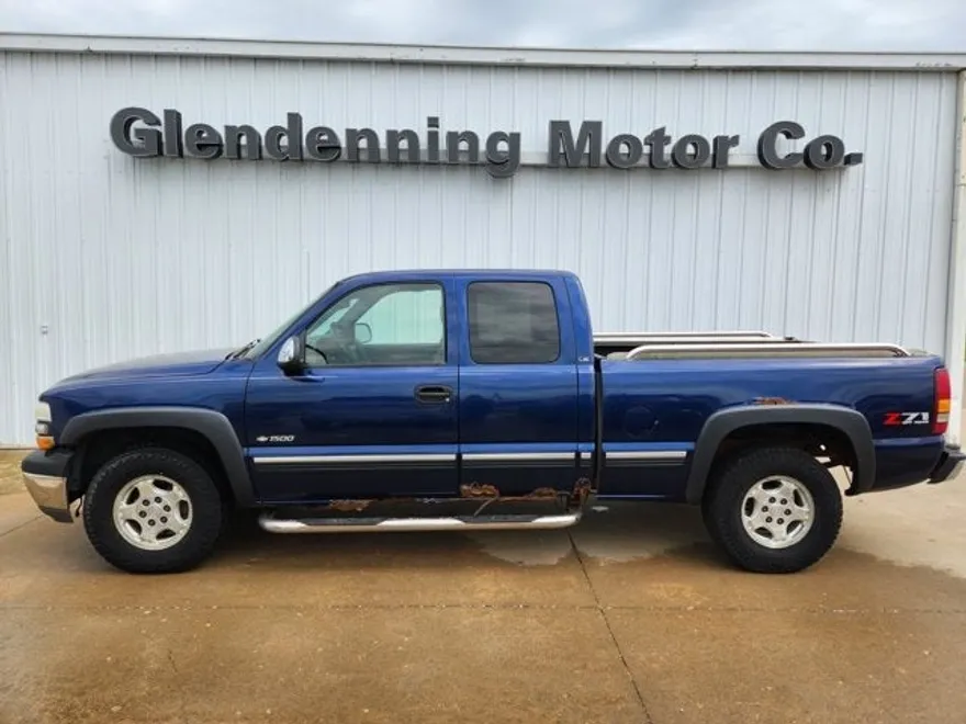 2002 Chevrolet Silverado 1500 LS photo 1