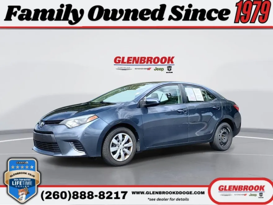 2016 Toyota Corolla LE photo 1
