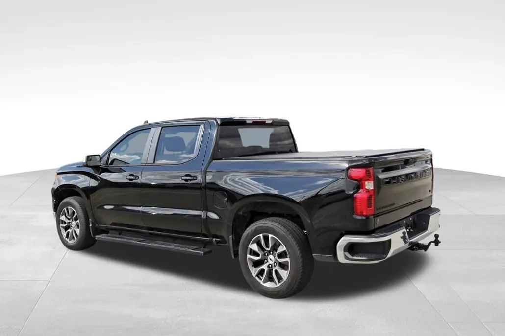2023 Chevrolet Silverado 1500 LT photo 1