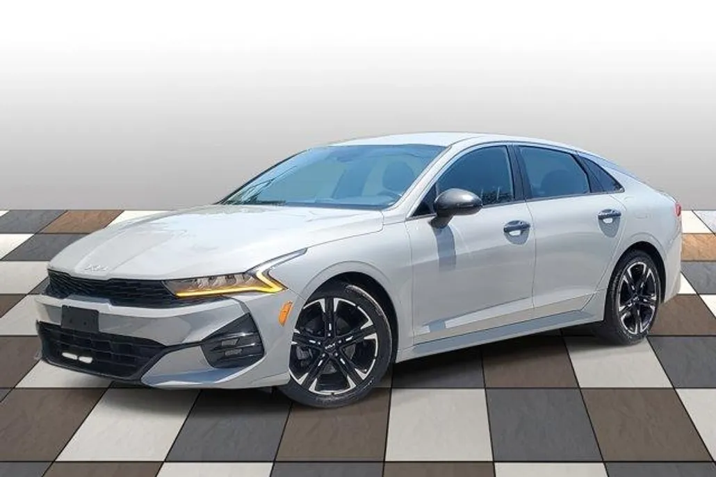 2022 Kia K5 GT-Line photo 1