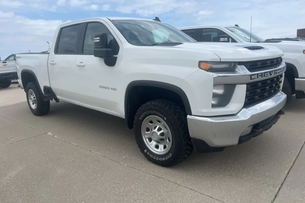 2022 Chevrolet Silverado 3500HD LT photo 1