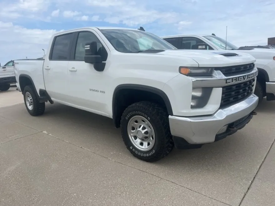 2022 Chevrolet Silverado 3500HD LT photo 1