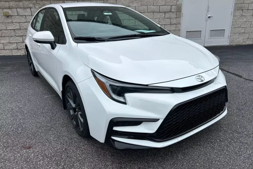 2026 Toyota Corolla SE photo 1