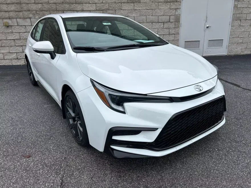 2026 Toyota Corolla SE photo 1
