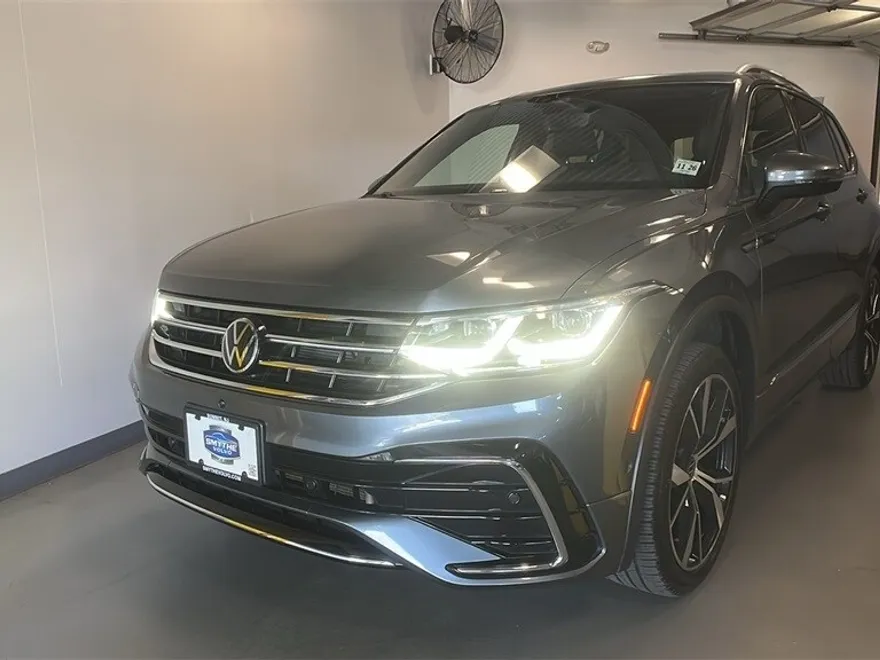 2022 Volkswagen Tiguan SEL Premium R-Line photo 1