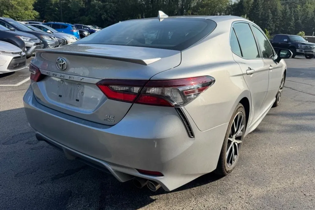 2023 Toyota Camry SE photo 1