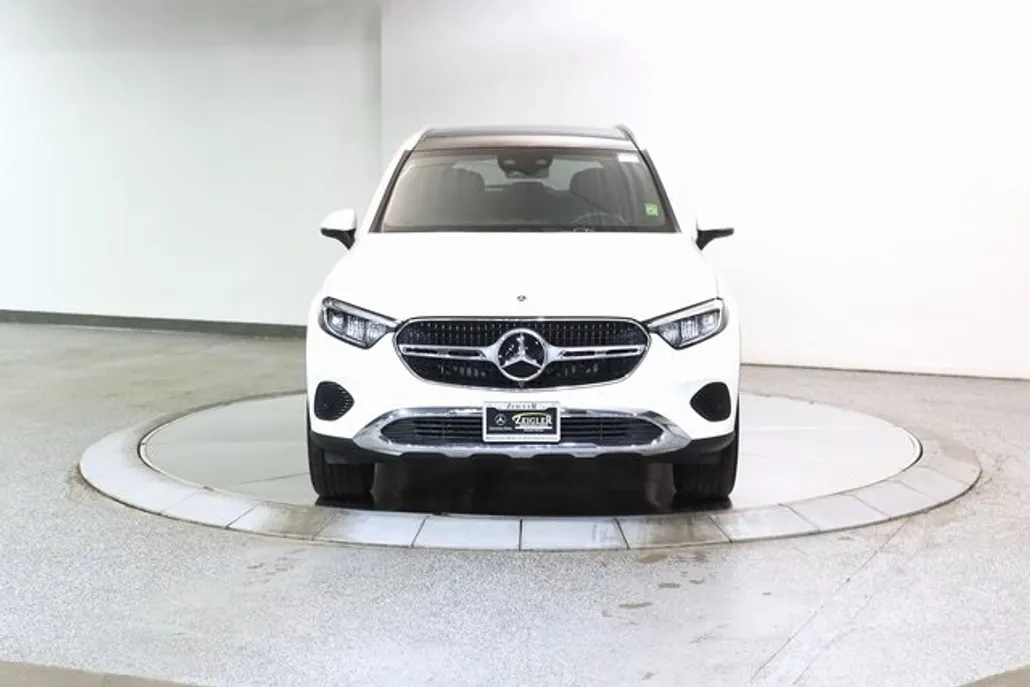 2025 Mercedes Benz GLC 300 4MATIC photo 1