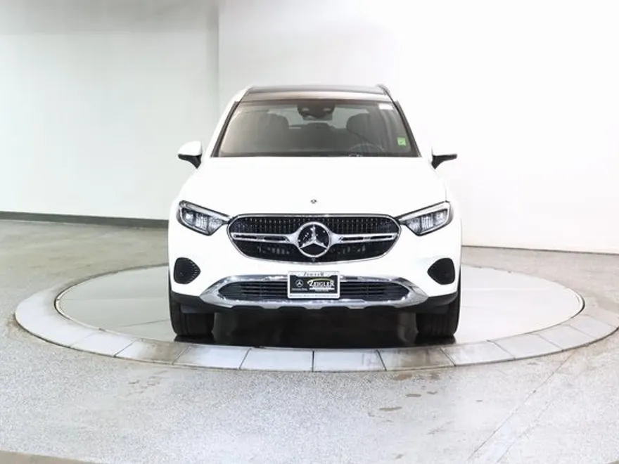 2025 Mercedes Benz GLC 300 4MATIC photo 1