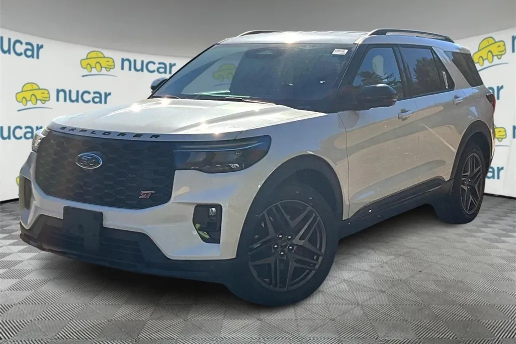 2025 Ford Explorer ST photo 1