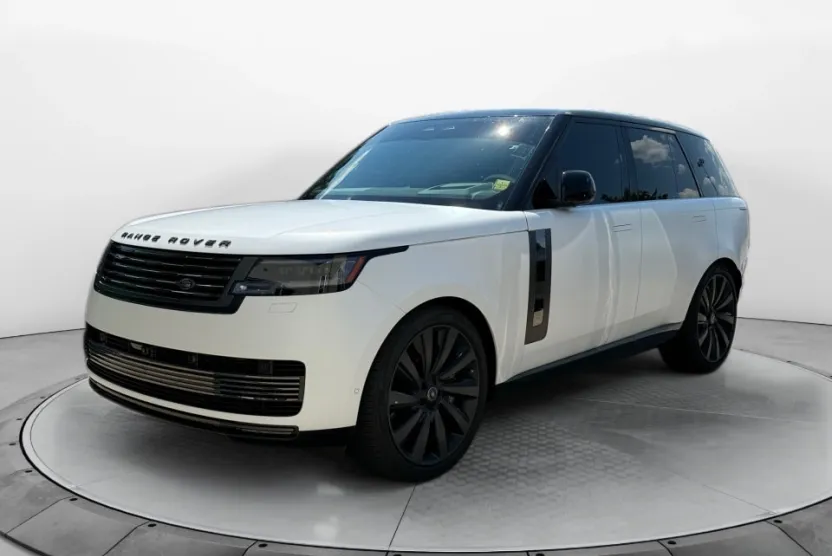 2024 Land Rover Range Rover SV photo 1