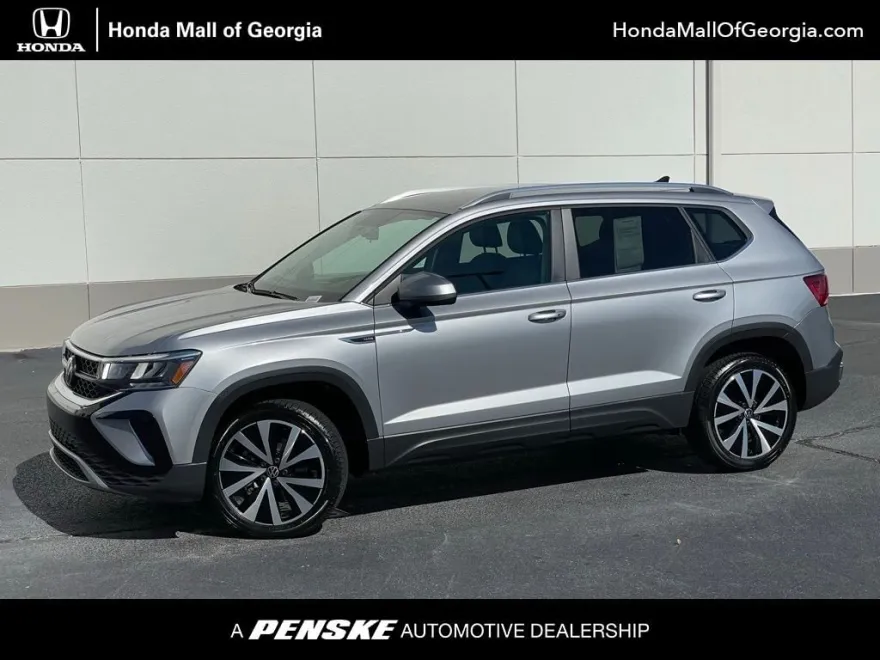 2022 Volkswagen Taos SE photo 1