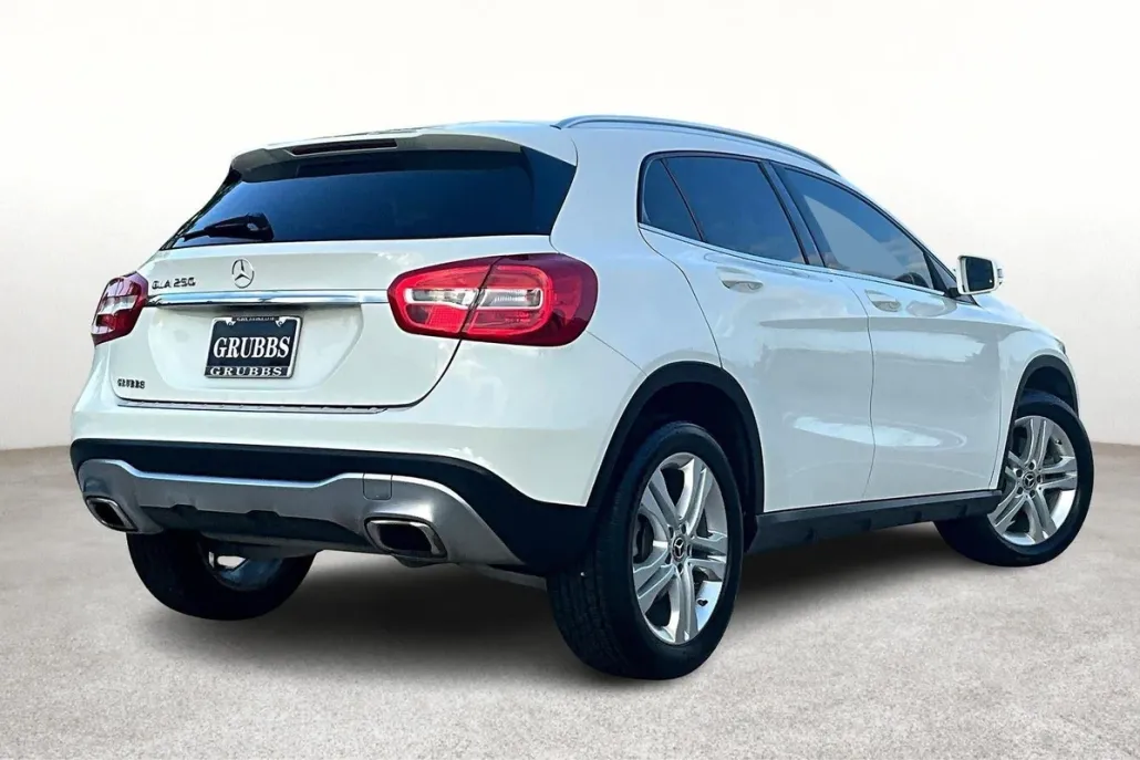 2018 Mercedes Benz GLA 250 photo 1