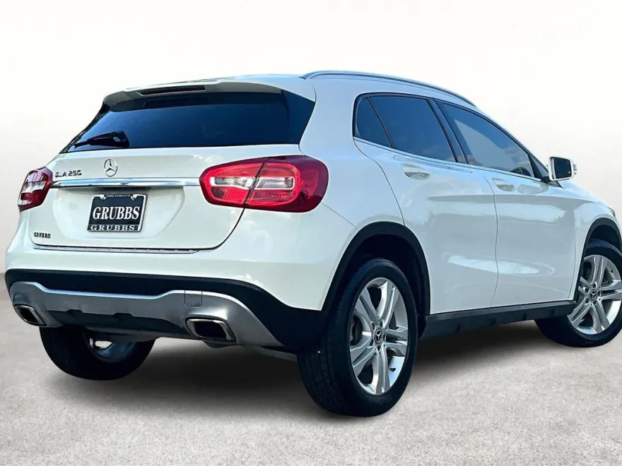 2018 Mercedes Benz GLA 250 photo 1