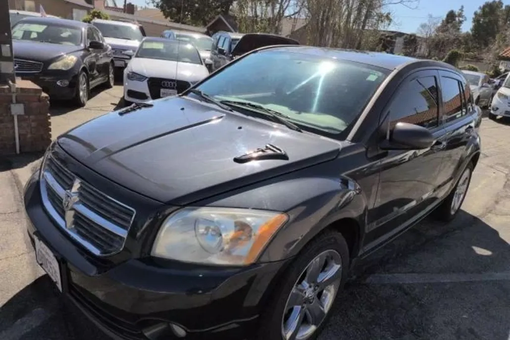 2011 Dodge Caliber Uptown photo 1