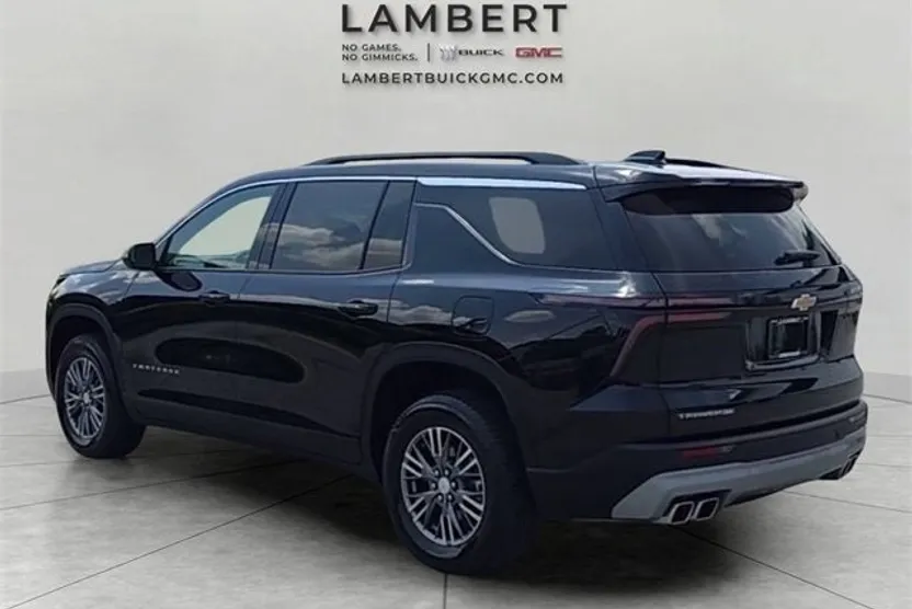 2025 Chevrolet Traverse photo 1