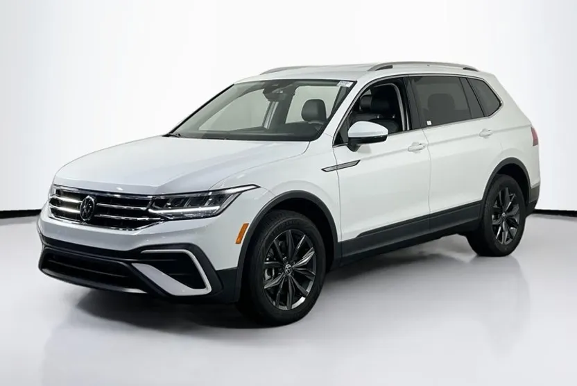 2022 Volkswagen Tiguan SE photo 1