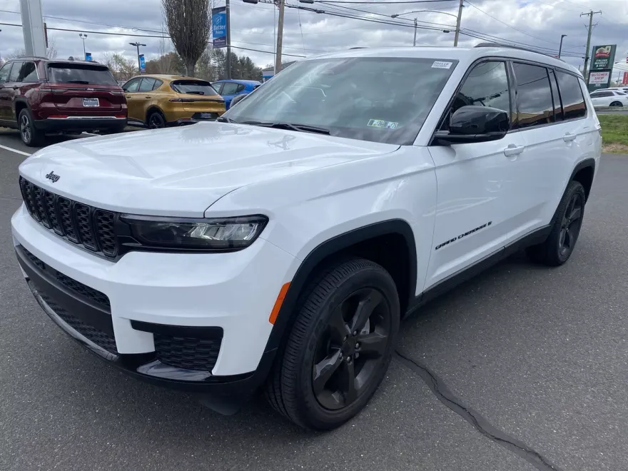 2025 Jeep Grand Cherokee Altitude X photo 3