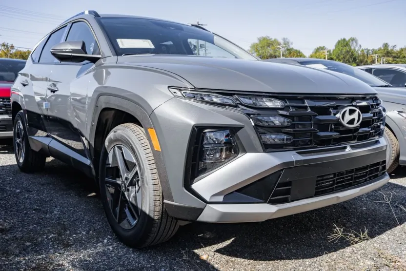 2026 Hyundai Tucson Hybrid SEL Convenience photo 1